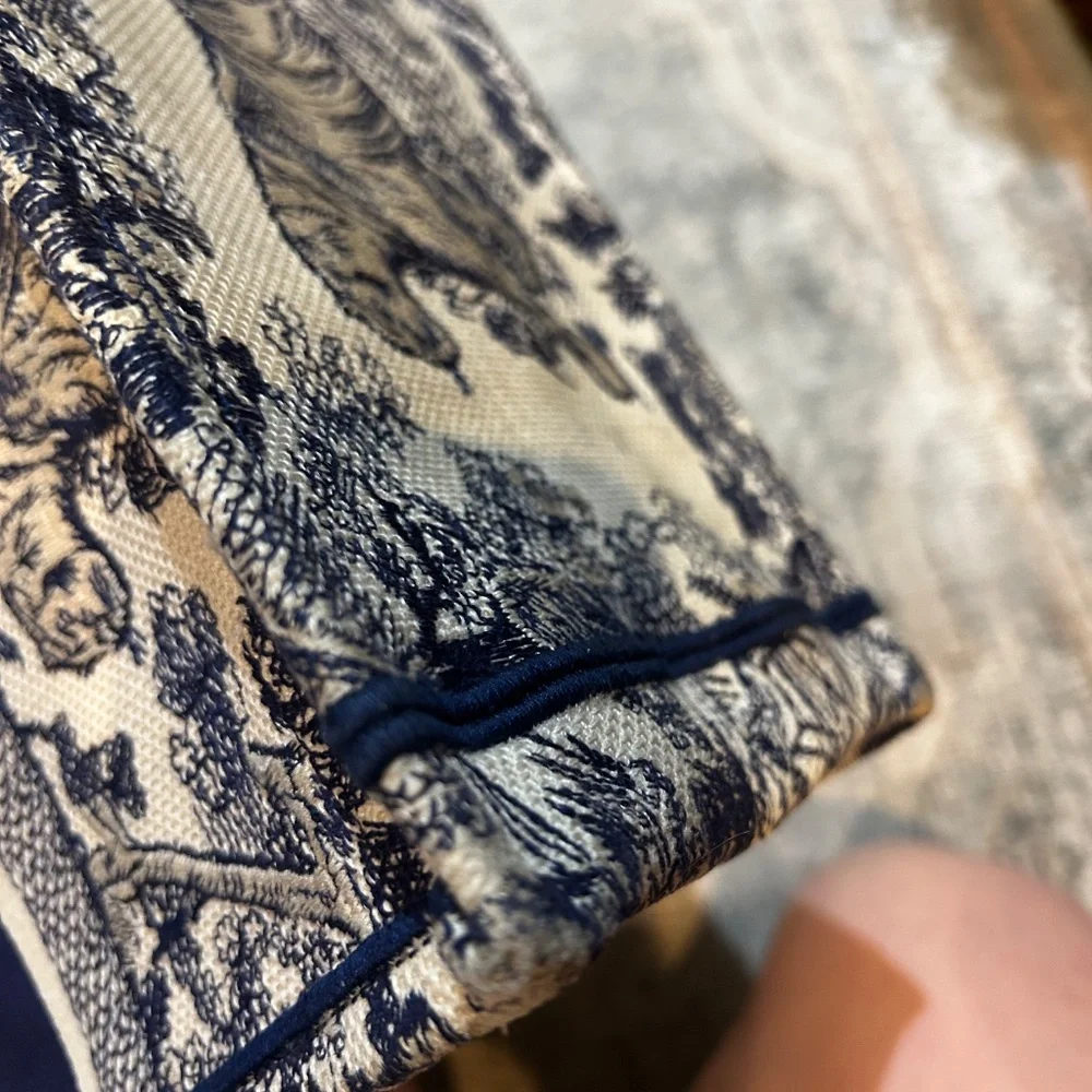 Christian Dior Medium Blue and White Toile Book Tote Bag - Picture 12 of 15